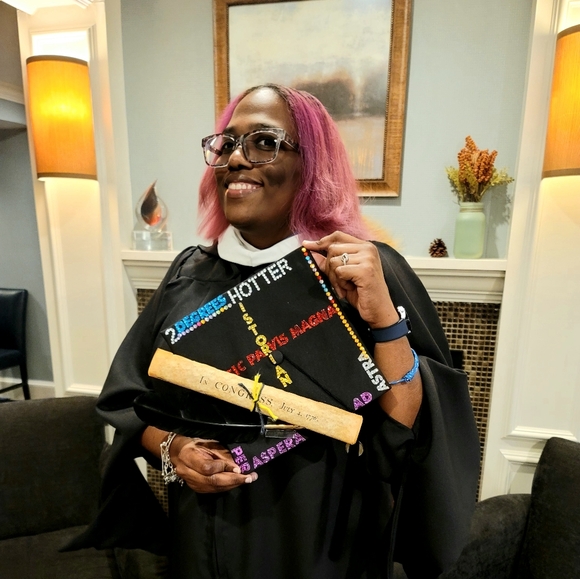 Meet your Posher, Cassandra - Picture 4 of 4